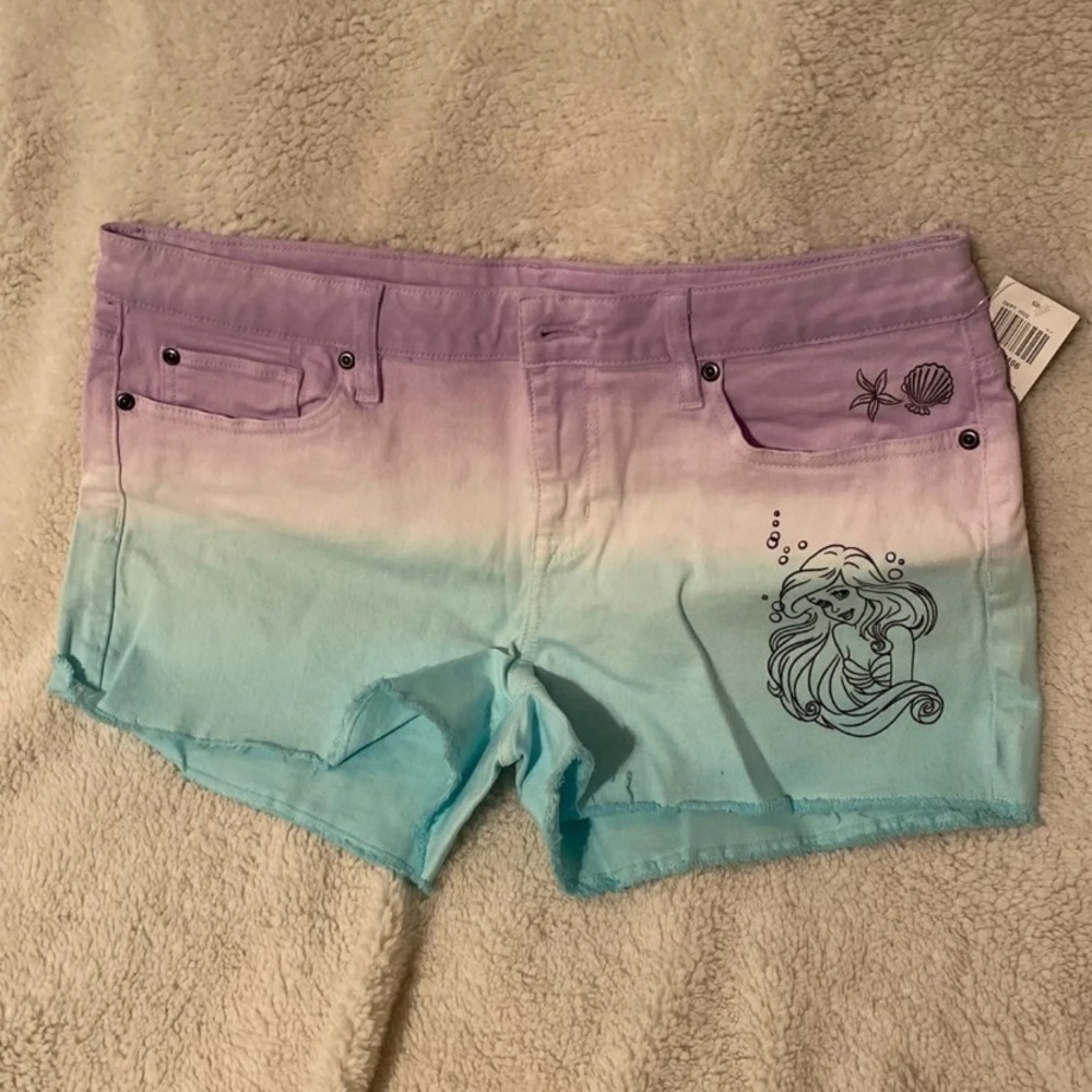NWT DISNEY WOMENS ARIEL SHORTS